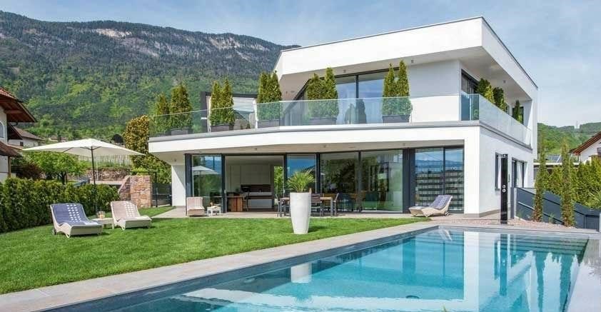 مقایسه سبک های معماری مدرن، کلاسیک و نئوکلاسیک برای ویلا در شمال